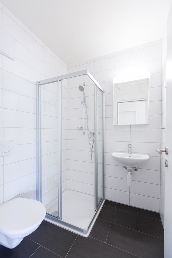 Separates Badezimmer