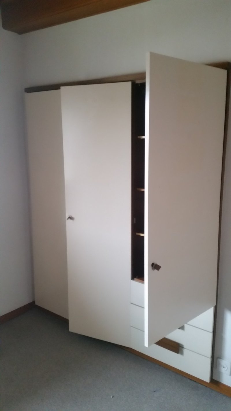 Wohn-/Schlafzimmer Wandschränke