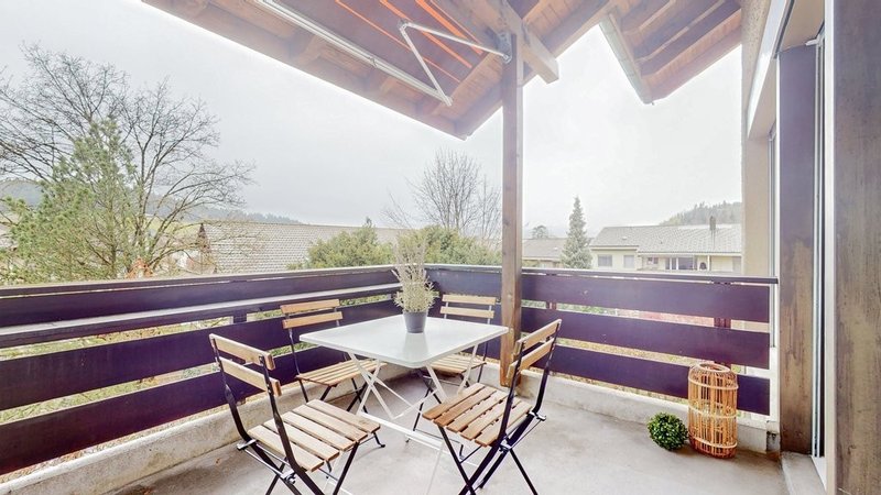 4.5-Zi-Whg-in-Langnau-Balkon-1.jpg