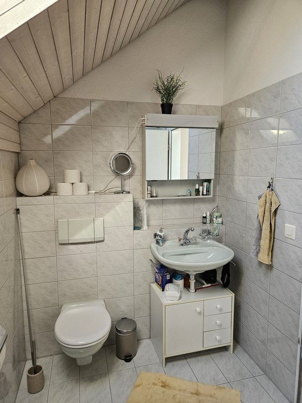 Eigenes Badezimmer mit direktem Zugang vom Zimmer her