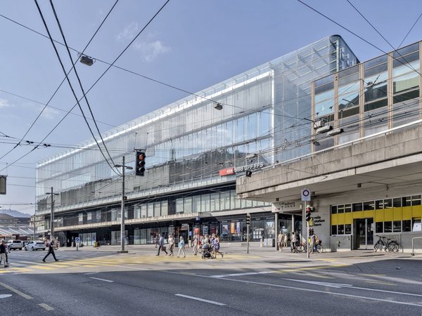 C Bern, Bahnhof Aussenansicht.JPG