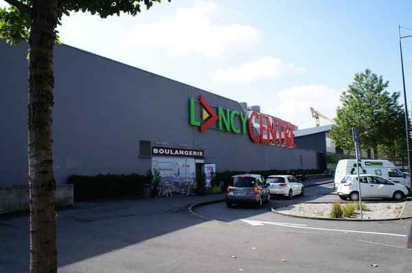 Lancy_centre2.jpg