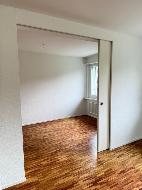 Büro mit Schiebetüre