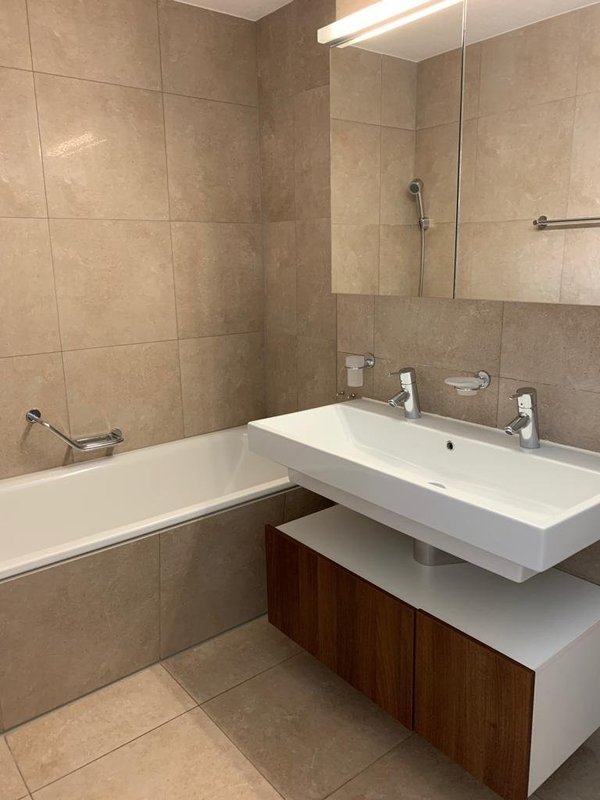 Badezimmer mit Badewanne