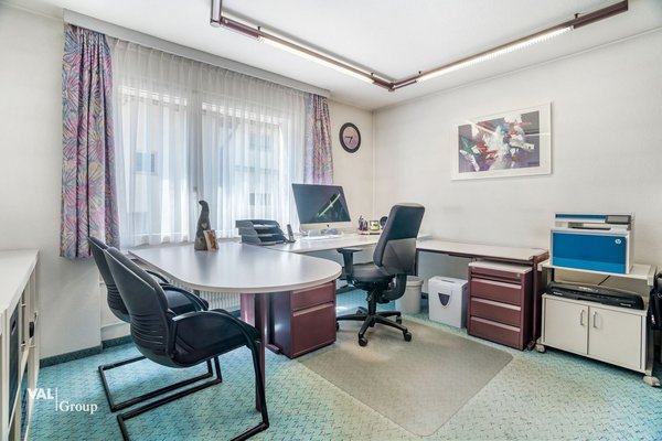 Büro / Office