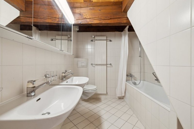 Badezimmer mit Badewanne