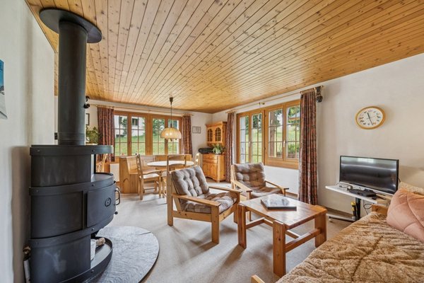 Wohn- und Essbereich mit Cheminée