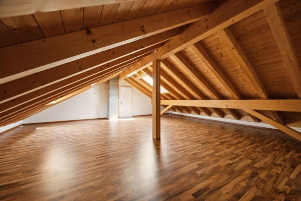 Grossflächiges Dachgeschoss