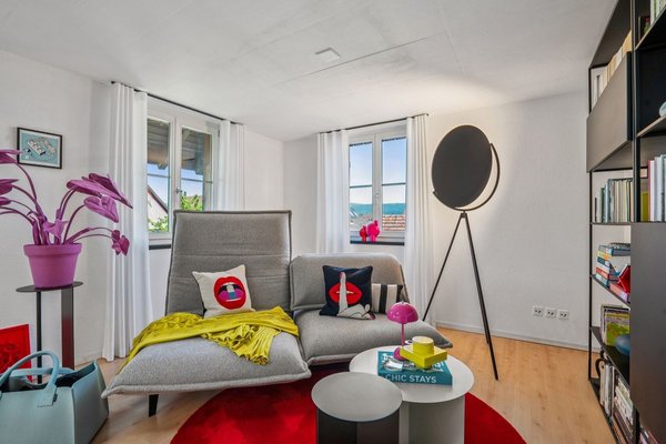 Offenes Galeriezimmer