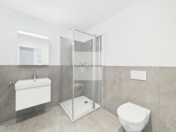 Badezimmer mit Dusche