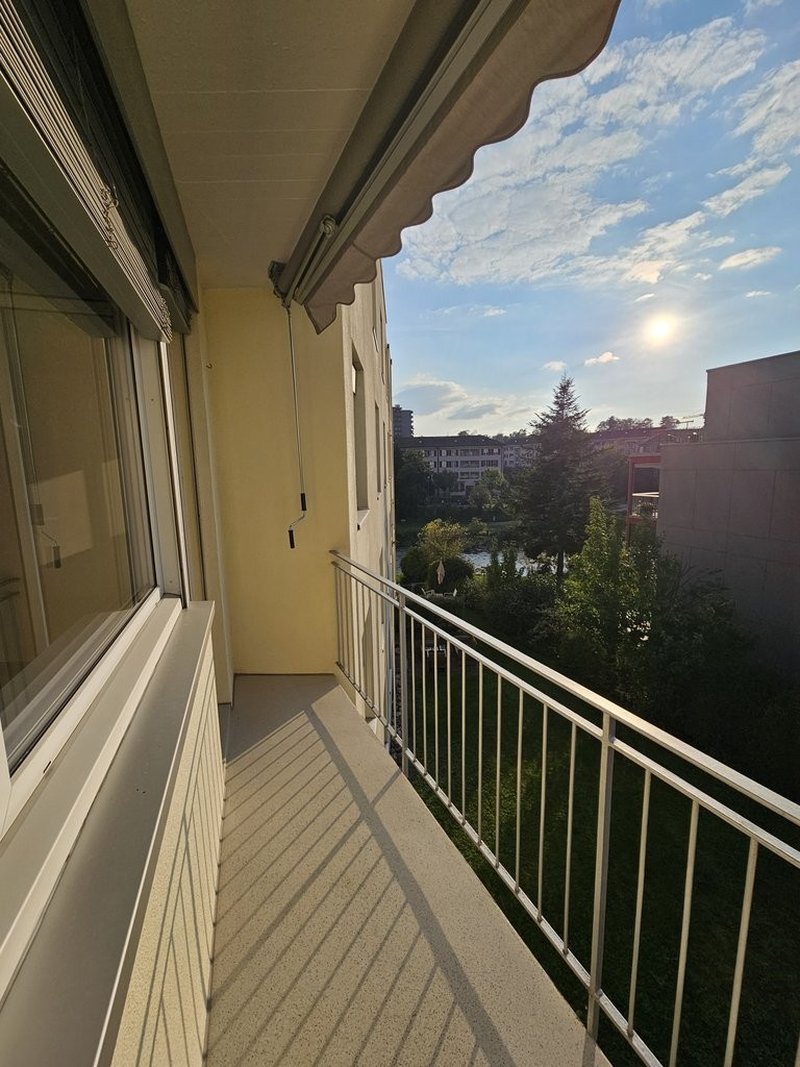 Balkon mit Aussicht auf die Birs