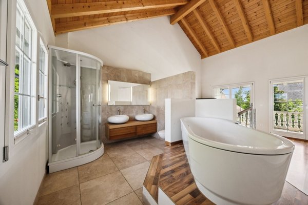 Badezimmer im Masterbedroom