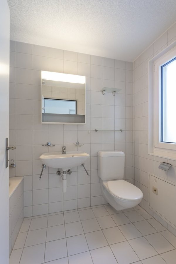 Nasszelle mit Bad/WC - Musterfoto