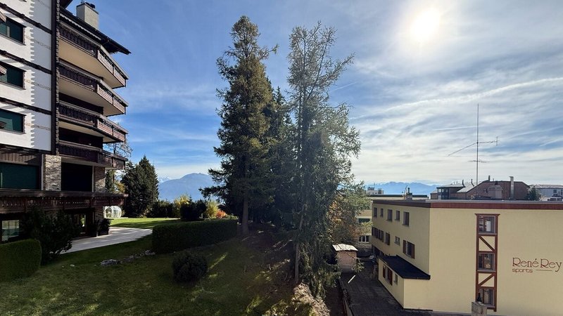 Vue extérieure Sud depuis le balcon / South view from the balcony / Vista a sud dal balcone