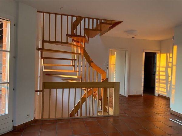 Treppe (Blick vom Wohnzimmer
