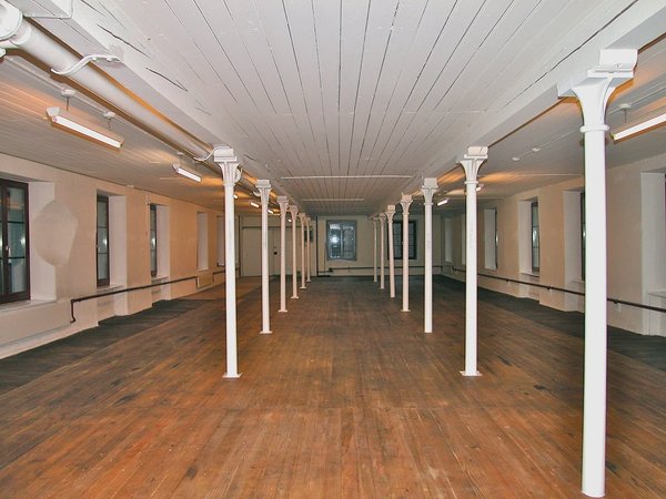 Rü103 2. OG Strassenseite Foto 3