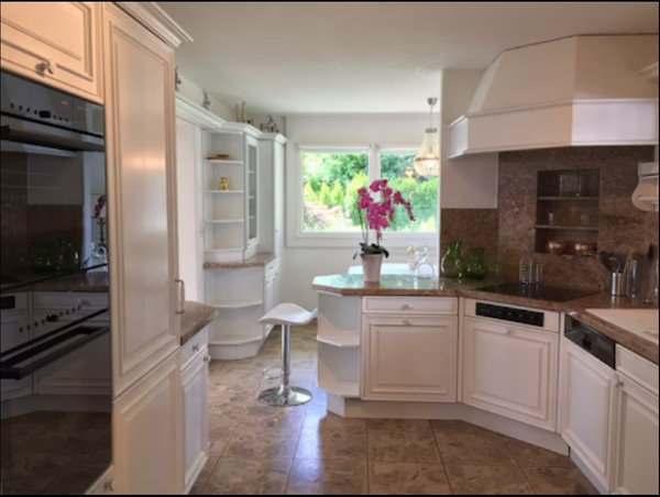 Fully equipped with premium appliances and stylish finishes perfect for cooking up anything from late-night snacks to dinner parties.