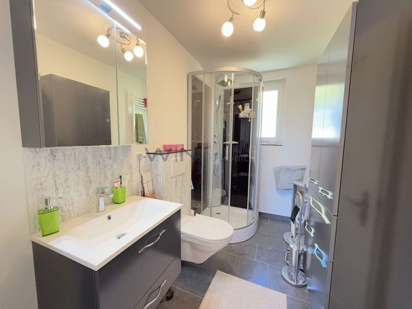 Ausgestattet mit DU/WC