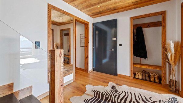 Entrée de l'appartement / Apartment entrance / Ingresso dell'appartamento