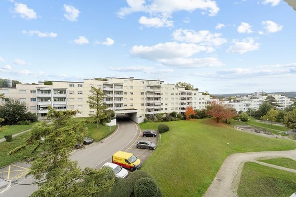 11_3ZWG_-_4OG_links_-_Loowiesenstrasse_27_8106_Adlikon_bei_Regensdorf.jpg