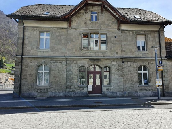 Eingang AG Näfels-Mollis.jpg