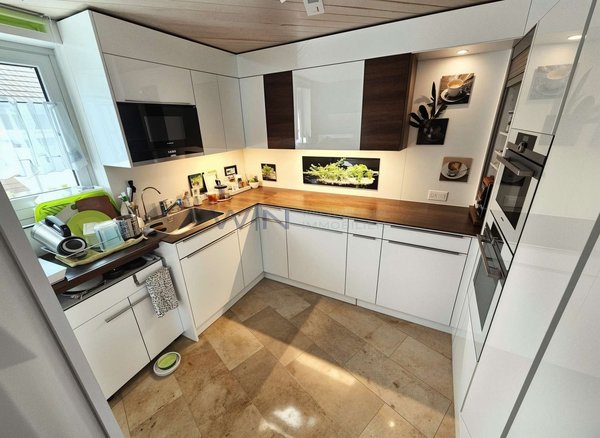 Grosszügige Familienküche