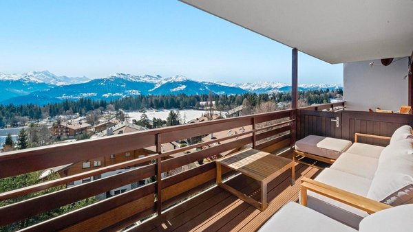 Balcon avec magnifique vue / Balcony with magnificent view / Balcone con magnifica vista