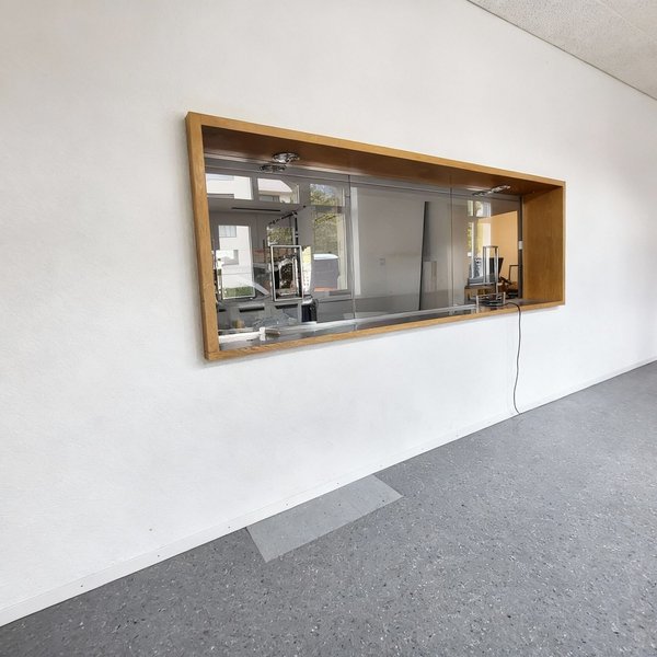 Schalterhalle2 AG Näfels-Mollis.jpg