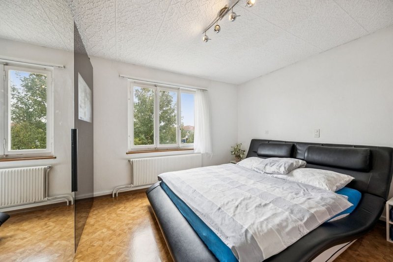 Gemütliches Zimmer mit viel Licht