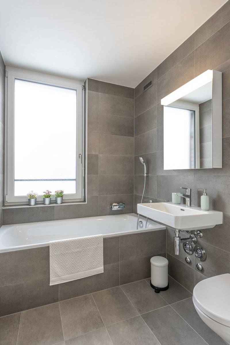 Nasszelle mit Bad - Musterfoto