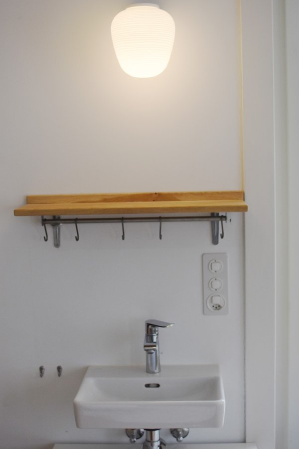 Eigene Lavabo im Zimmer 1.OG