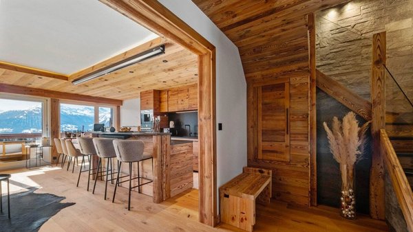 Entrée donnant sur le séjour / Entrance to living room / Ingresso al soggiorno