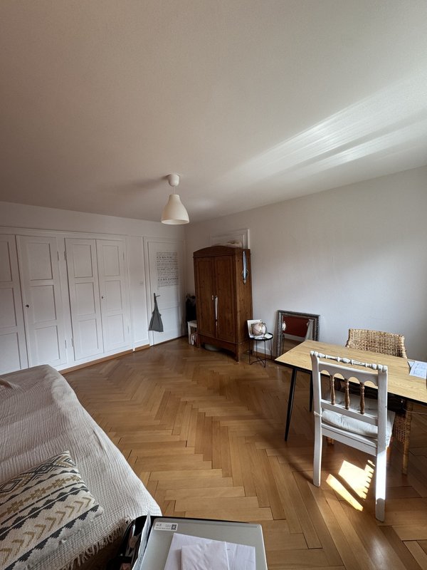 Dein Zimmer(Einbauschrank)(Als Büro eingerichtet)