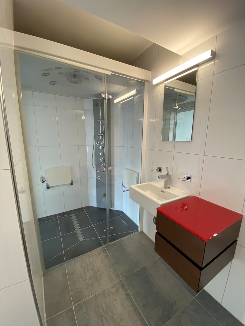 Nasszelle mit Dampfdusche