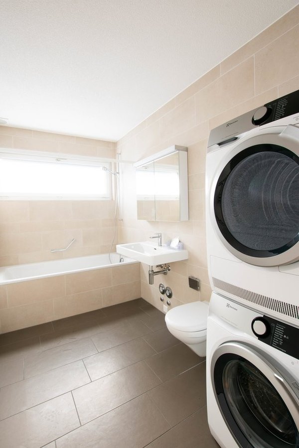 Badezimmer mit Waschturm