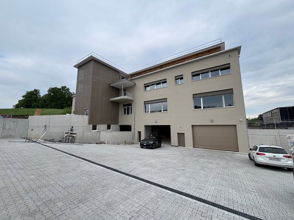 Gebäude Strassenseite