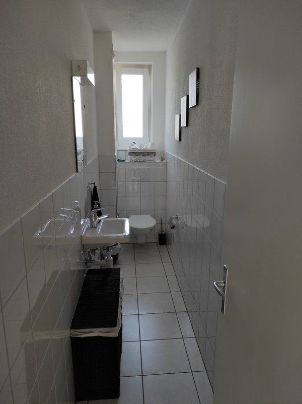 Restroom (Bathroom separately)