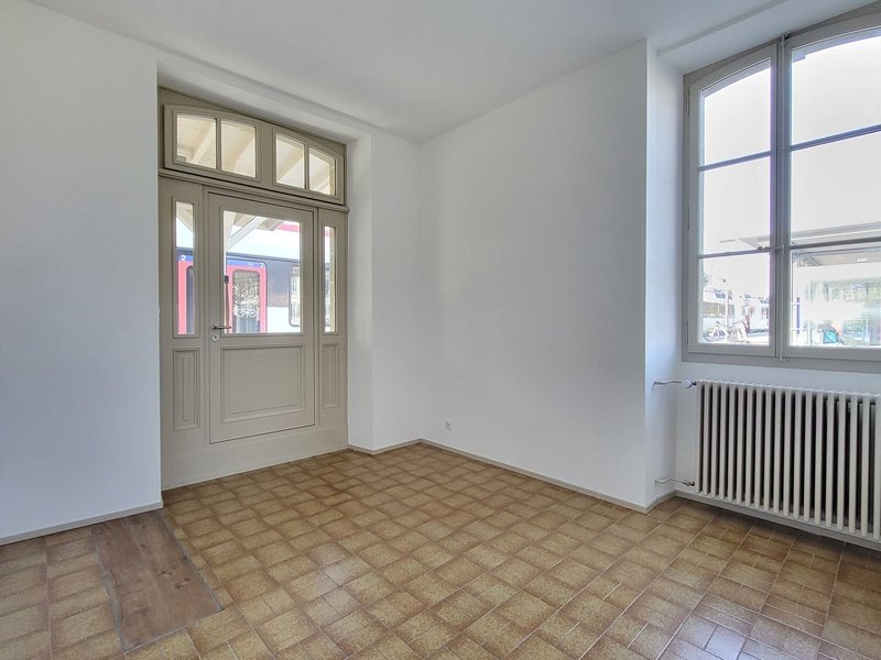 10364-100-1007- 14-Entrée du bâtiment.jpg