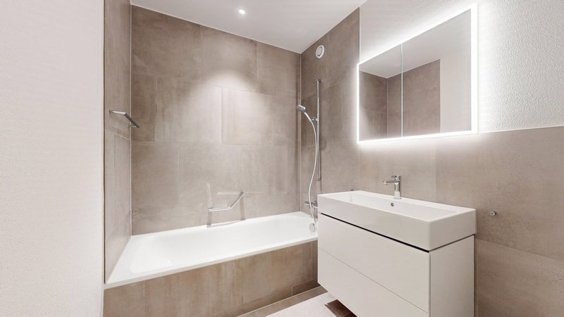 Badezimmer mit Badewanne