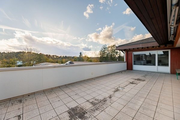 Die 70 m2 Terrasse (1.6) im 1. OG