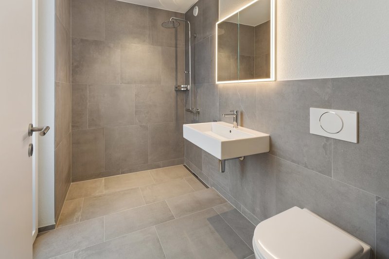 Badezimmer mit Dusche