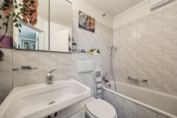 Badezimmer mit Badewanne