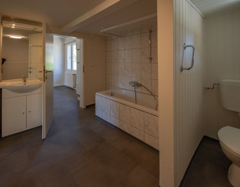 Badezimmer Wohnung EG