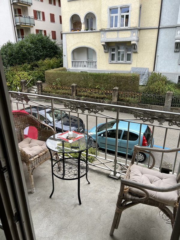 Balkon (zum Wohnzimmer)