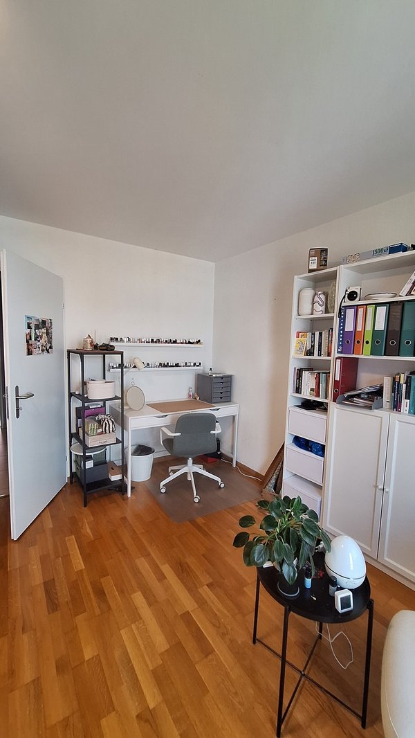 Dini Zuekünftigi Nagulacksammlig (chasch leider ned phalte, muesch selber ufstelle)