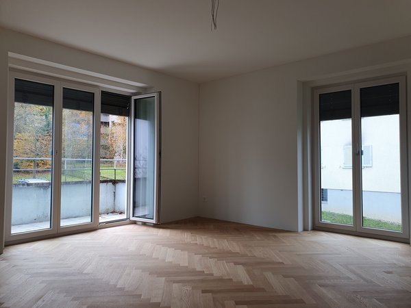 Wohnküche mit Balkon