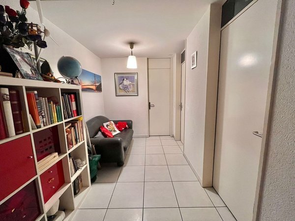 separater Eigang mit kleiner Vorraum r