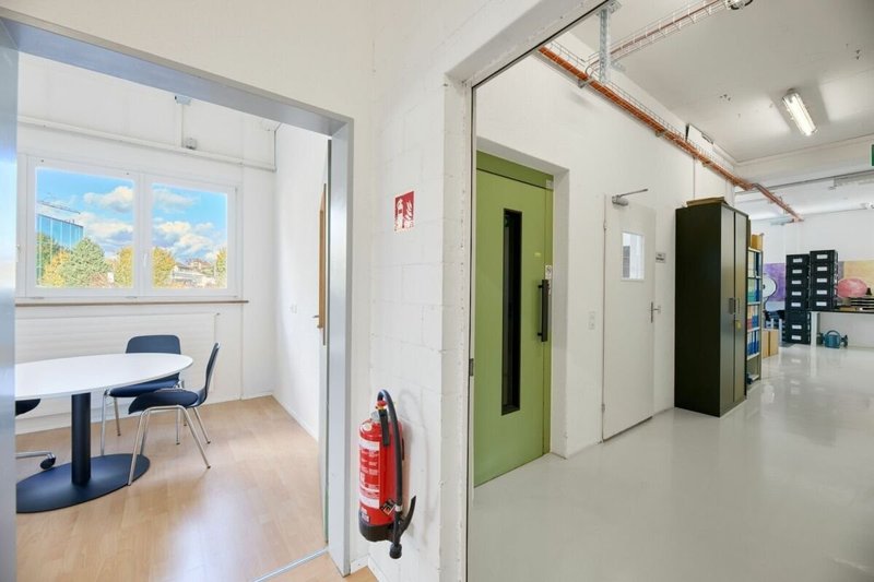 Vorplatz zu den Büroräumen, zur Werkstatt mit Lift und Anlieferung (EG-Raum 0.23)