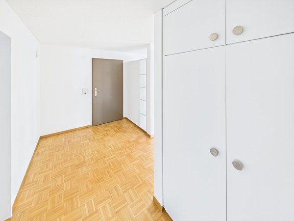 Korridor mit Einbauschränken