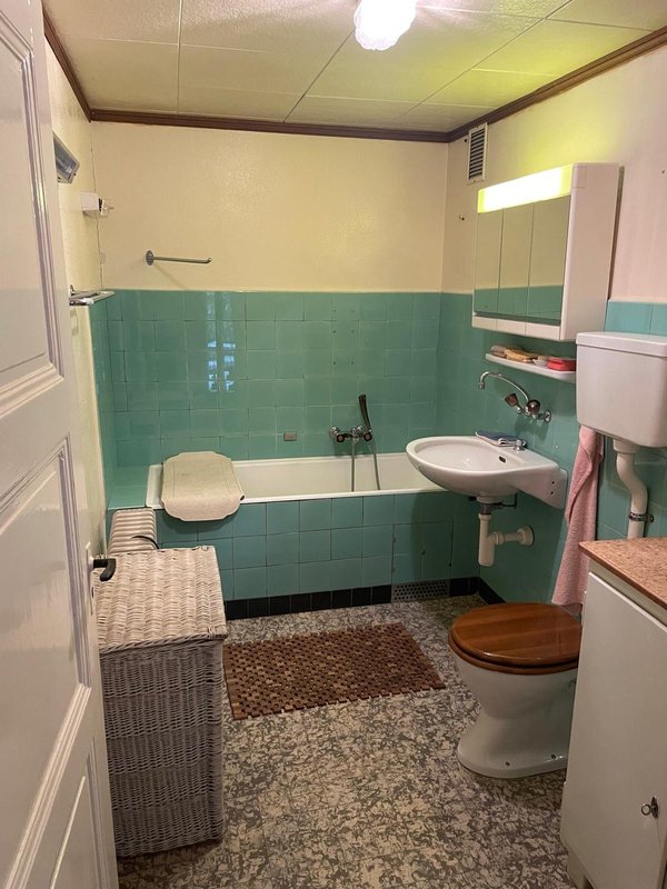 Salle de bain + Toilettes